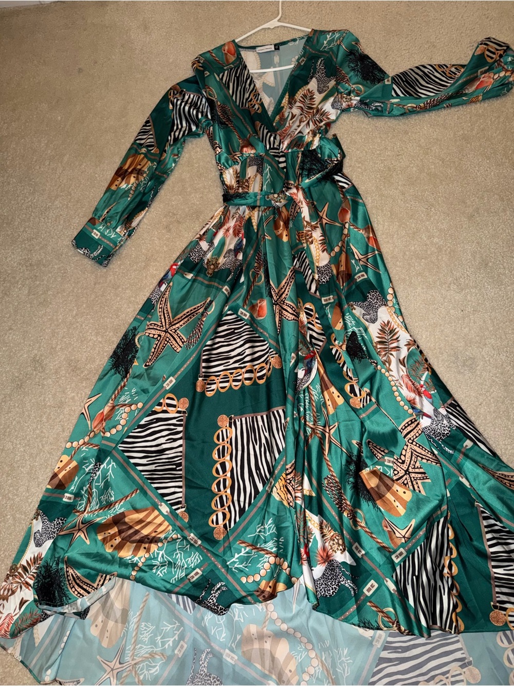 Tiffany & Tomato Green Printed Long Sleeve V-Neck Maxi Dress Size M